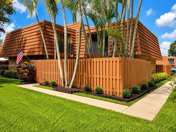 $420,000 | 2589 Garden Hollywood, Unit 2589, Hollywood, FL 33026