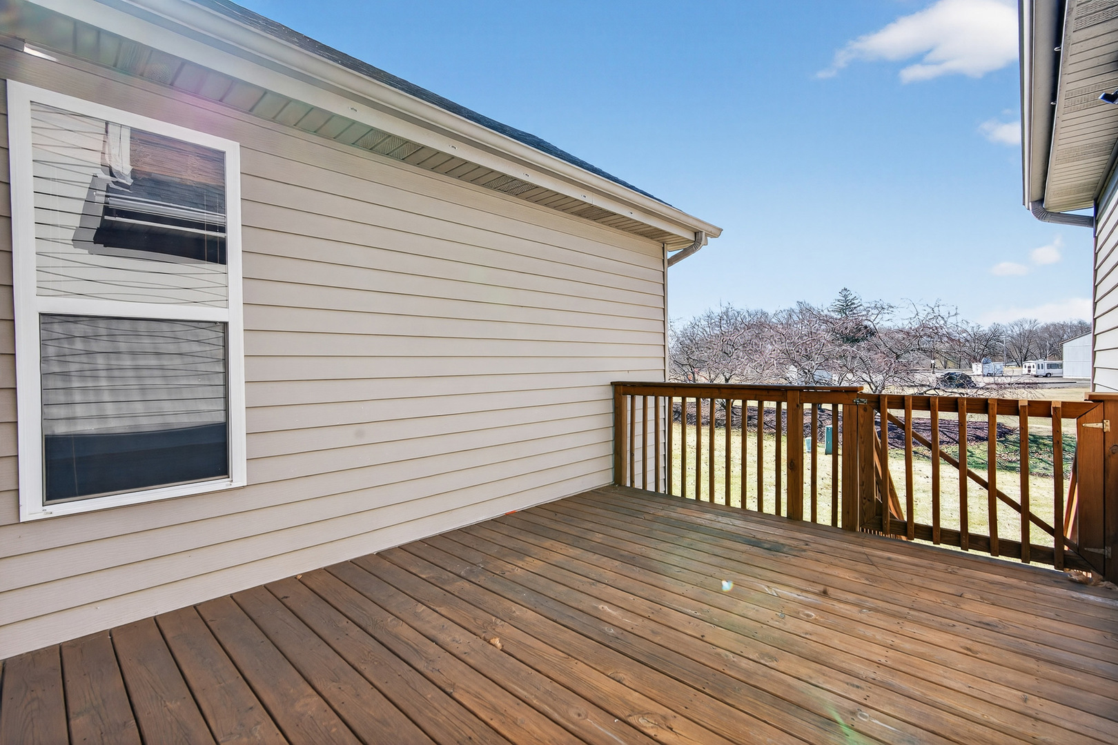 550 Madison Lane Elgin, IL 60123 - Photo 28 of 33 a view of a roof deck