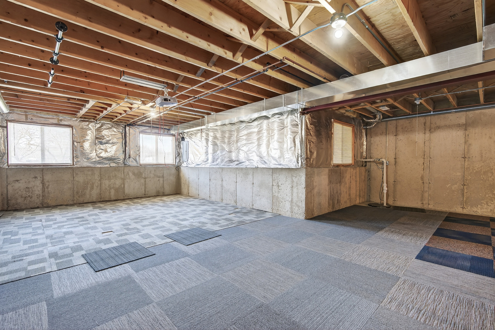 550 Madison Lane Elgin, IL 60123 - Photo 30 of 33 a view of an empty room with windows