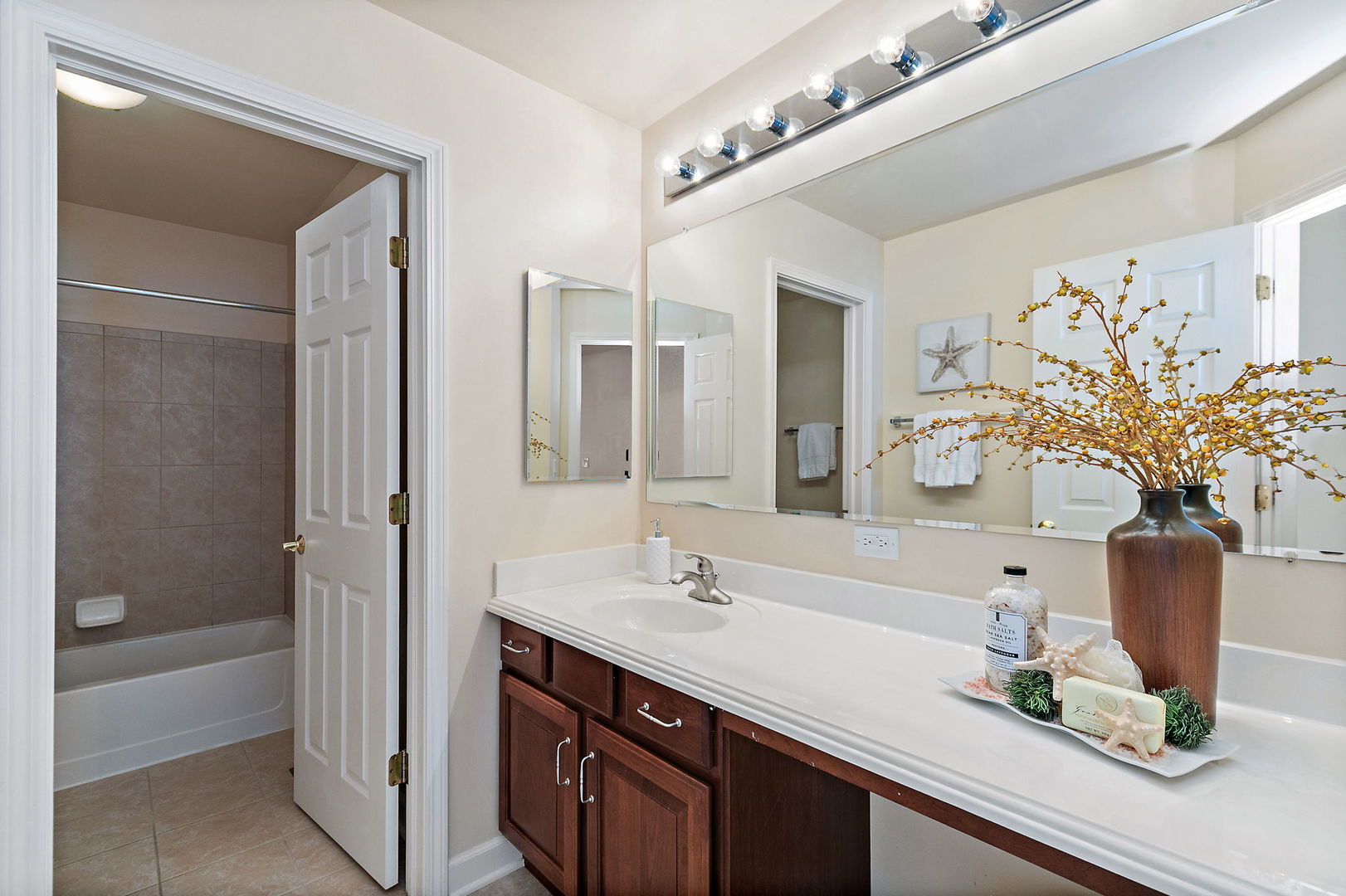 2370 Fishhook Way Wauconda, IL 60084 - Photo 27 of 36 Gallery Image 27