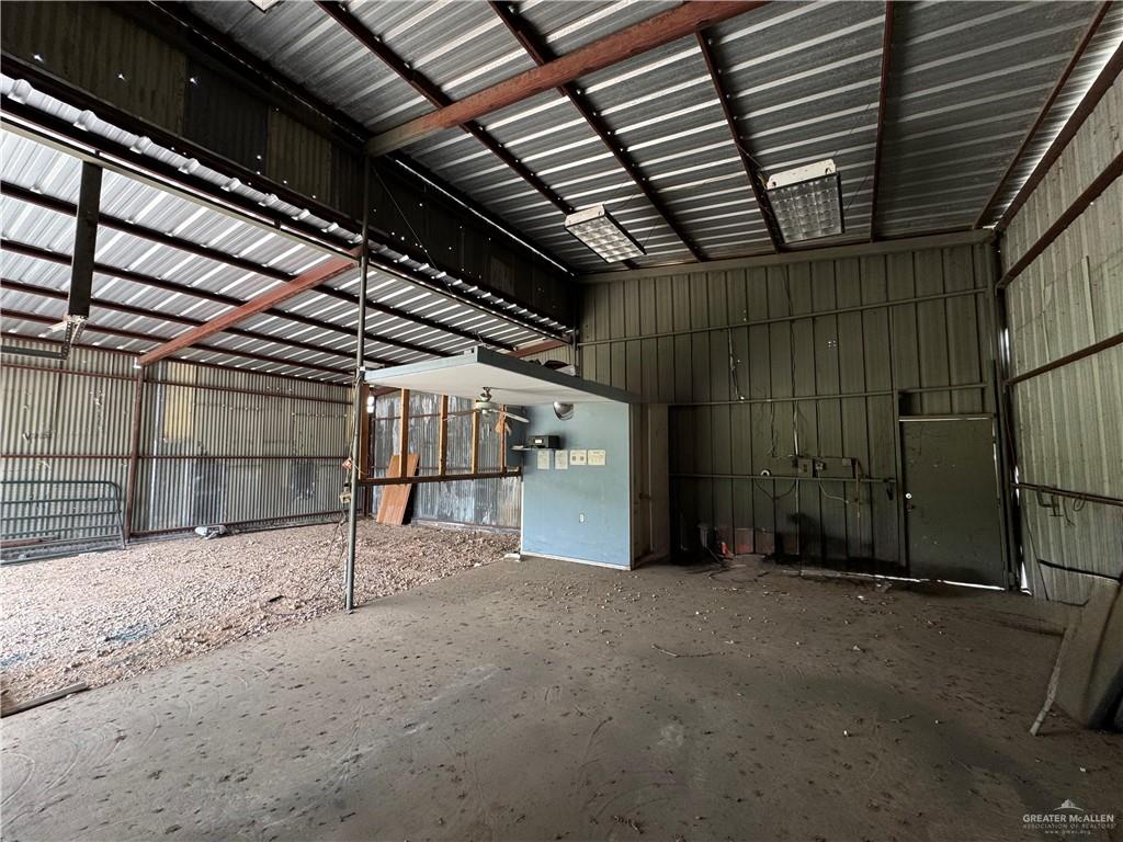 11235 North Moorefield Road Mission, TX 78574 - Photo 8 of 22 a view of a garage