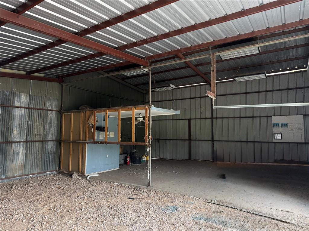 11235 North Moorefield Road Mission, TX 78574 - Photo 9 of 22 a view of a garage room