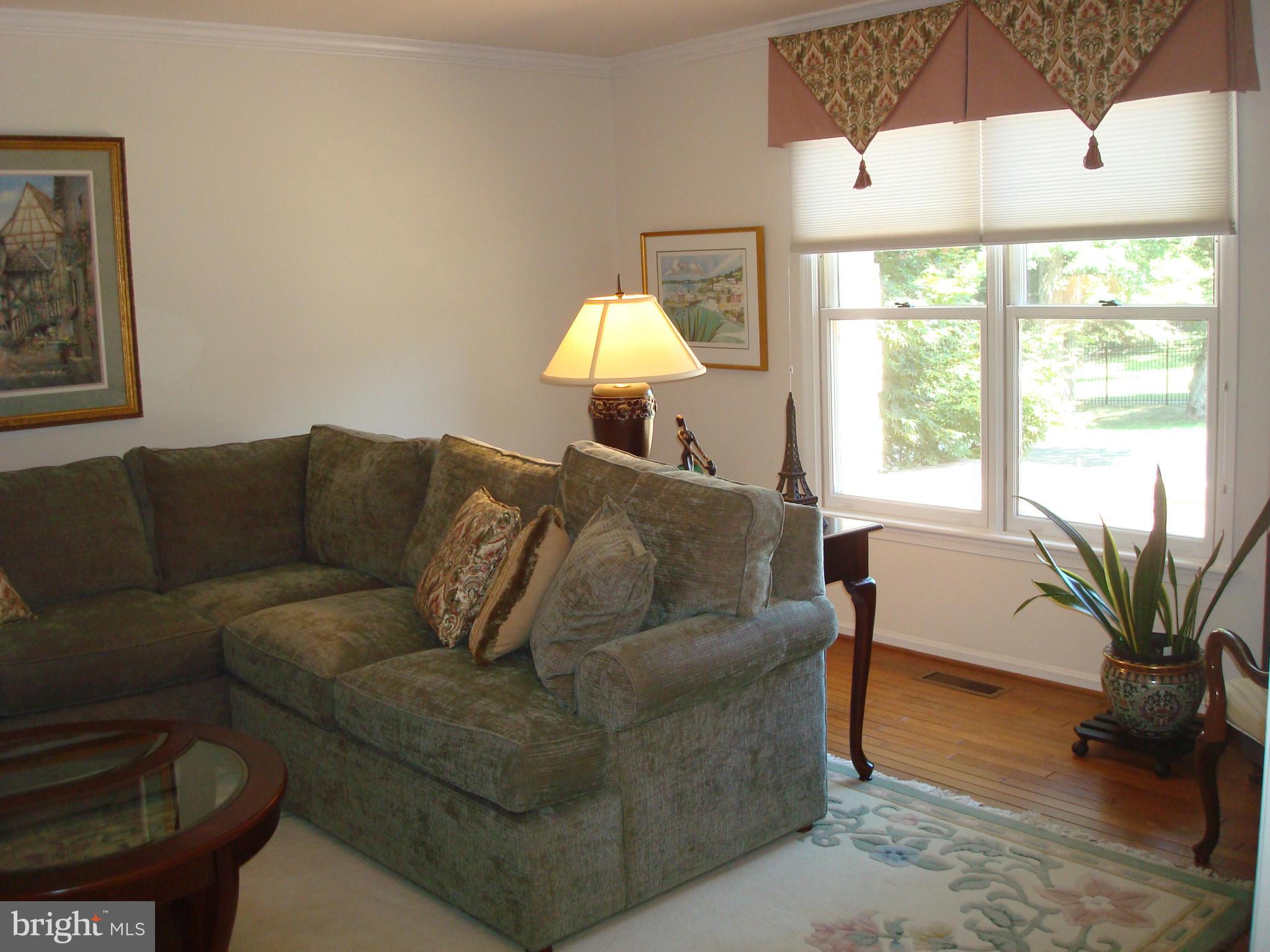 630 Randolph Road Silver Spring, MD 20904 - Photo 6 of 30 Living Room