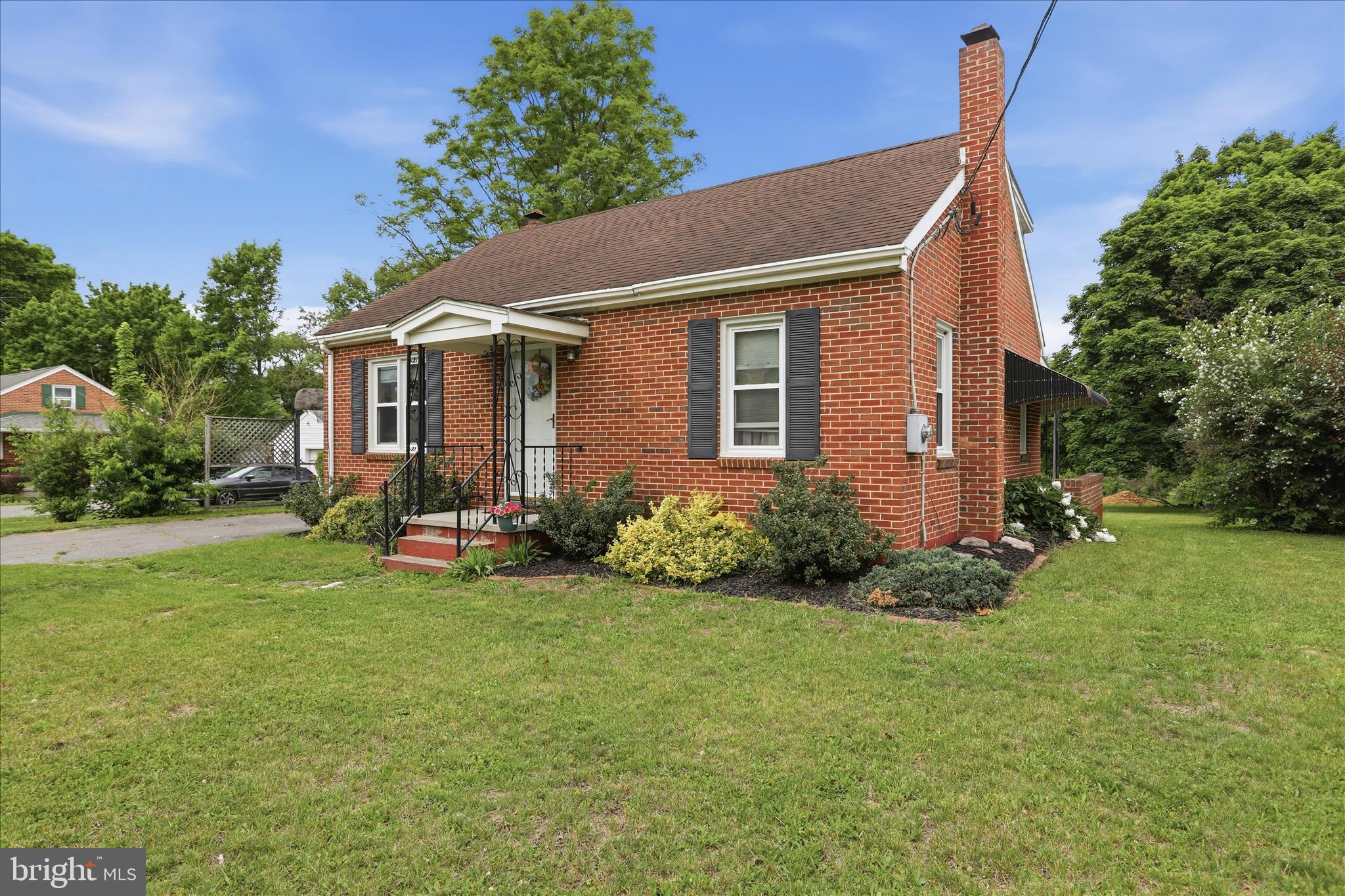 2066 Broad Falling Waters, WV 25419 - Photo 5 of 40