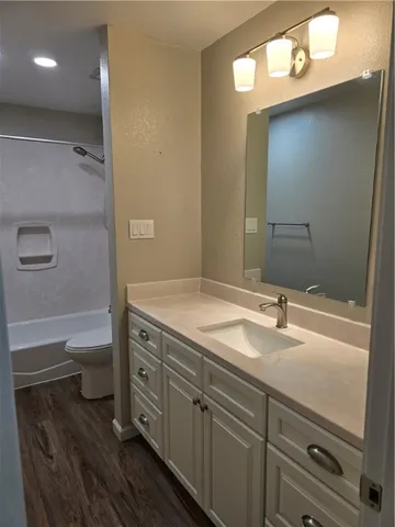 $299,900 | 5222 Lake Shore Drive, Waco, TX 76710