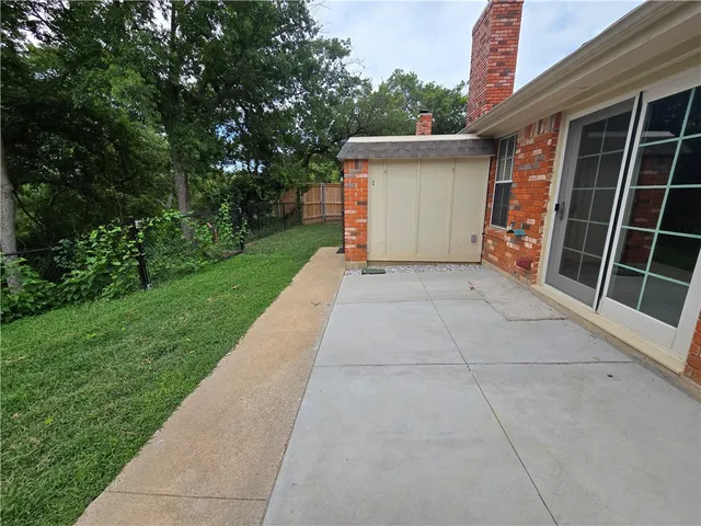 $299,900 | 5222 Lake Shore Drive, Waco, TX 76710