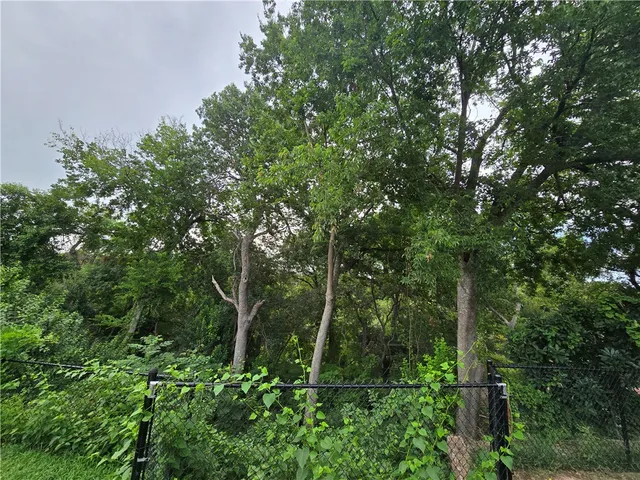 $299,900 | 5222 Lake Shore Drive, Waco, TX 76710