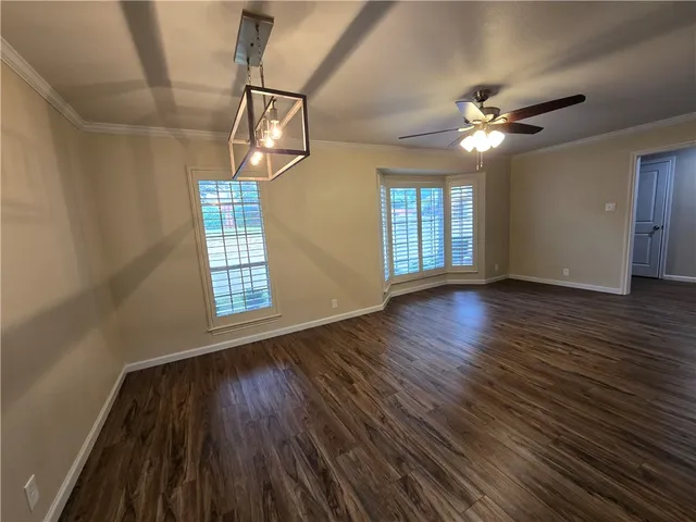 $299,900 | 5222 Lake Shore Drive, Waco, TX 76710