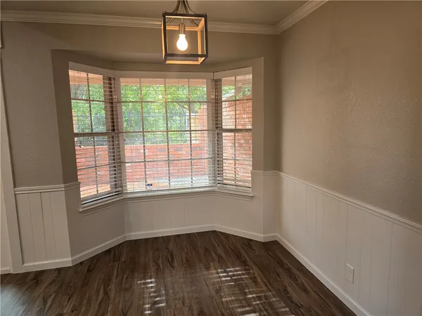 $299,900 | 5222 Lake Shore Drive, Waco, TX 76710