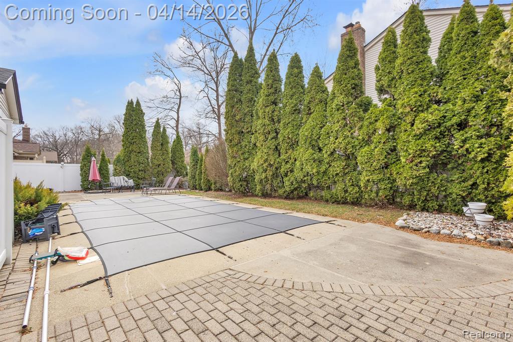 14549 Riverside Street Livonia, MI 48154 - Photo 8 of 48