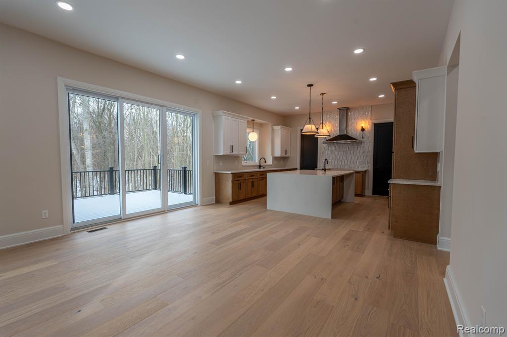 9033 Deerwood Road Clarkston, MI 48348 - Photo 14 of 56 Gallery Image 14