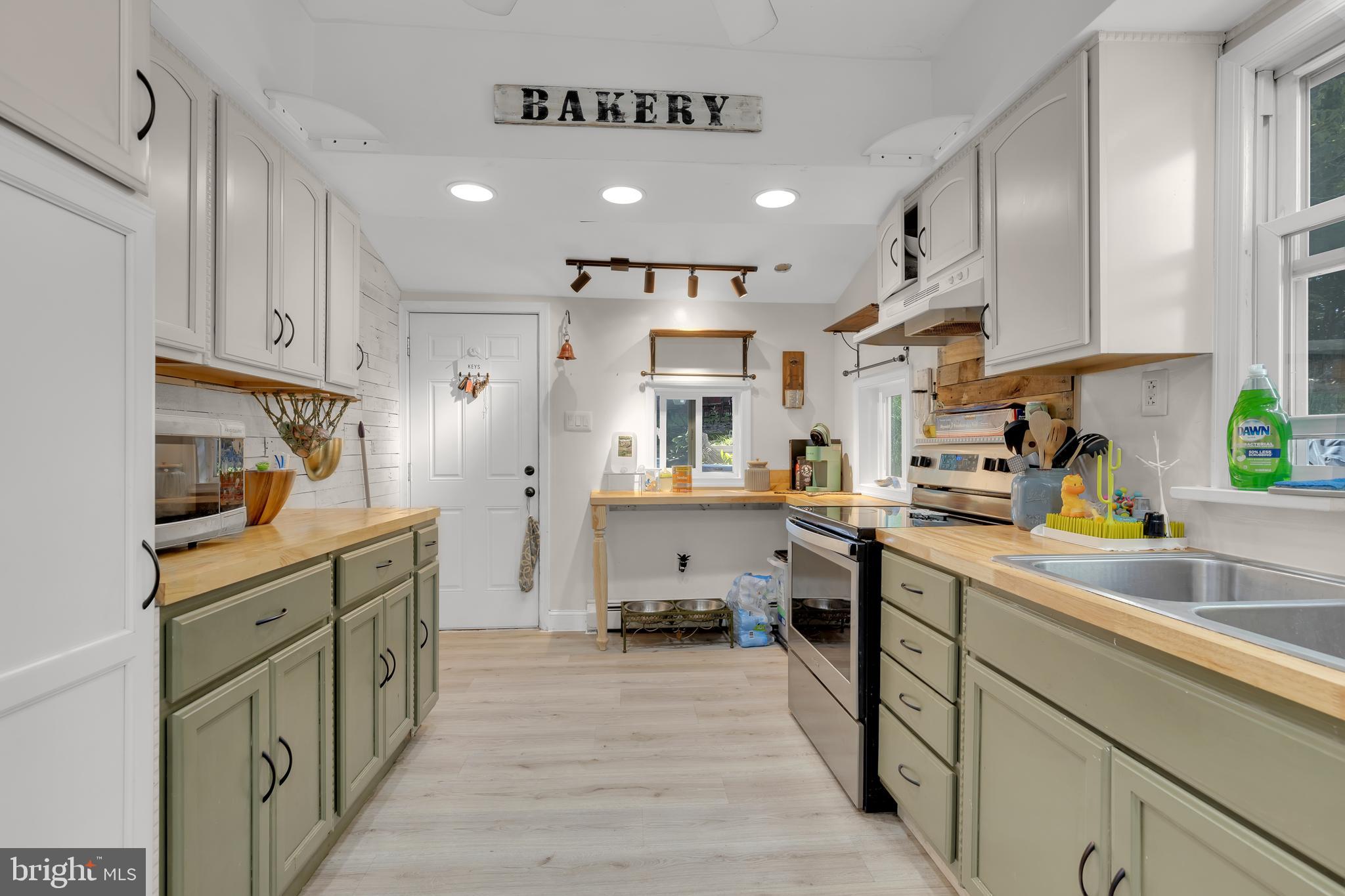 814 Latshaw Road Spring City, PA 19475 - Photo 14 of 29