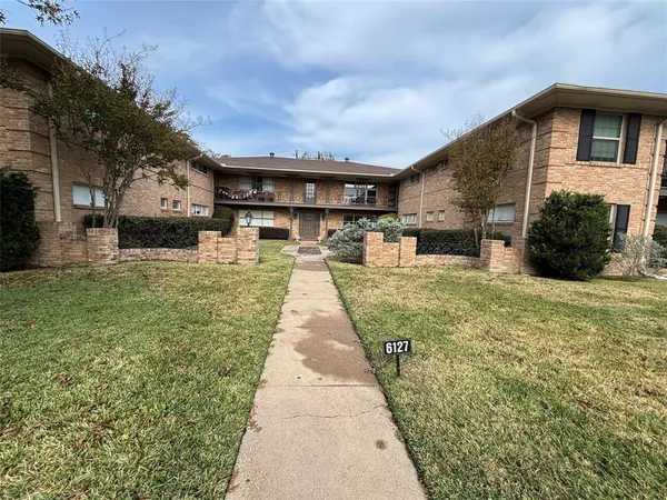$2,595 | 6127 Bandera Avenue, Unit B, Dallas, TX 75225