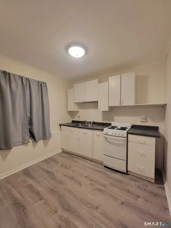 $1,050 | 219 Pleasant Street, Unit 1B, Windham, CT 06226