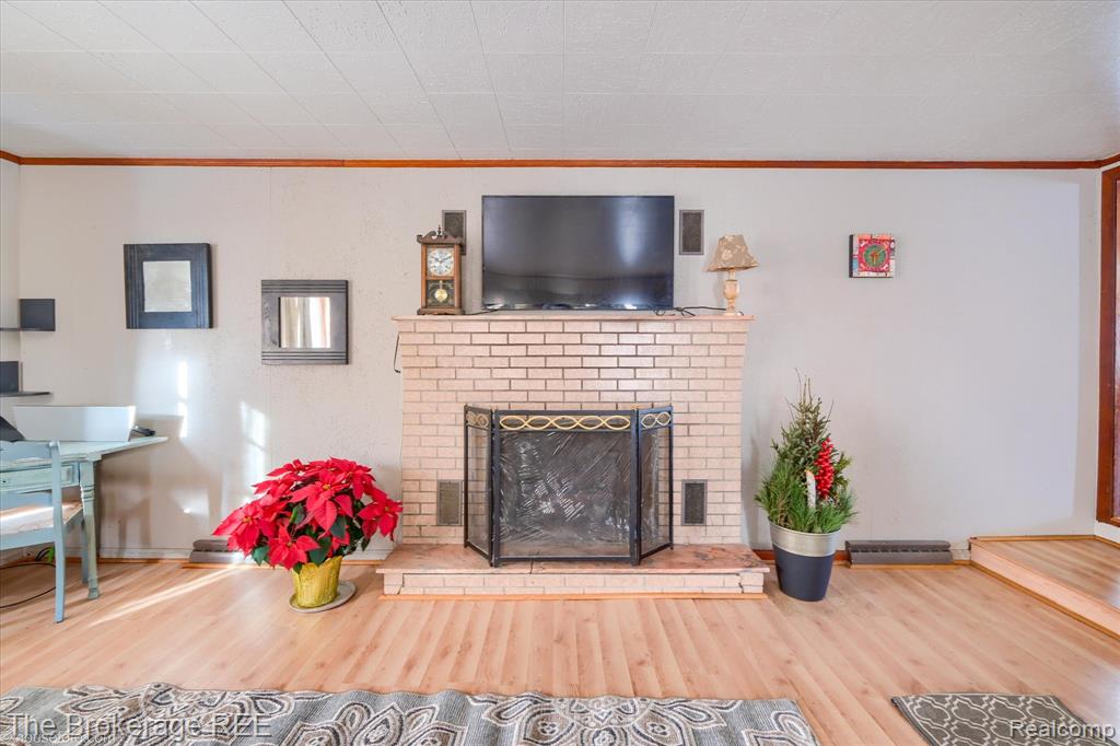 6449 Lapeer Road Burton, MI 48509 - Photo 10 of 47 Gallery Image 10