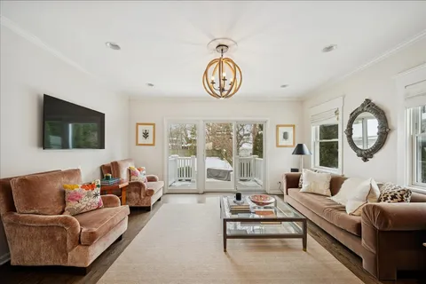 $1,399,000 | 916 Oak Street, Winnetka, IL 60093