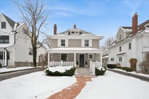 $1,399,000 | 916 Oak Street, Winnetka, IL 60093