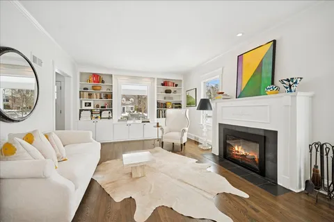 $1,399,000 | 916 Oak Street, Winnetka, IL 60093