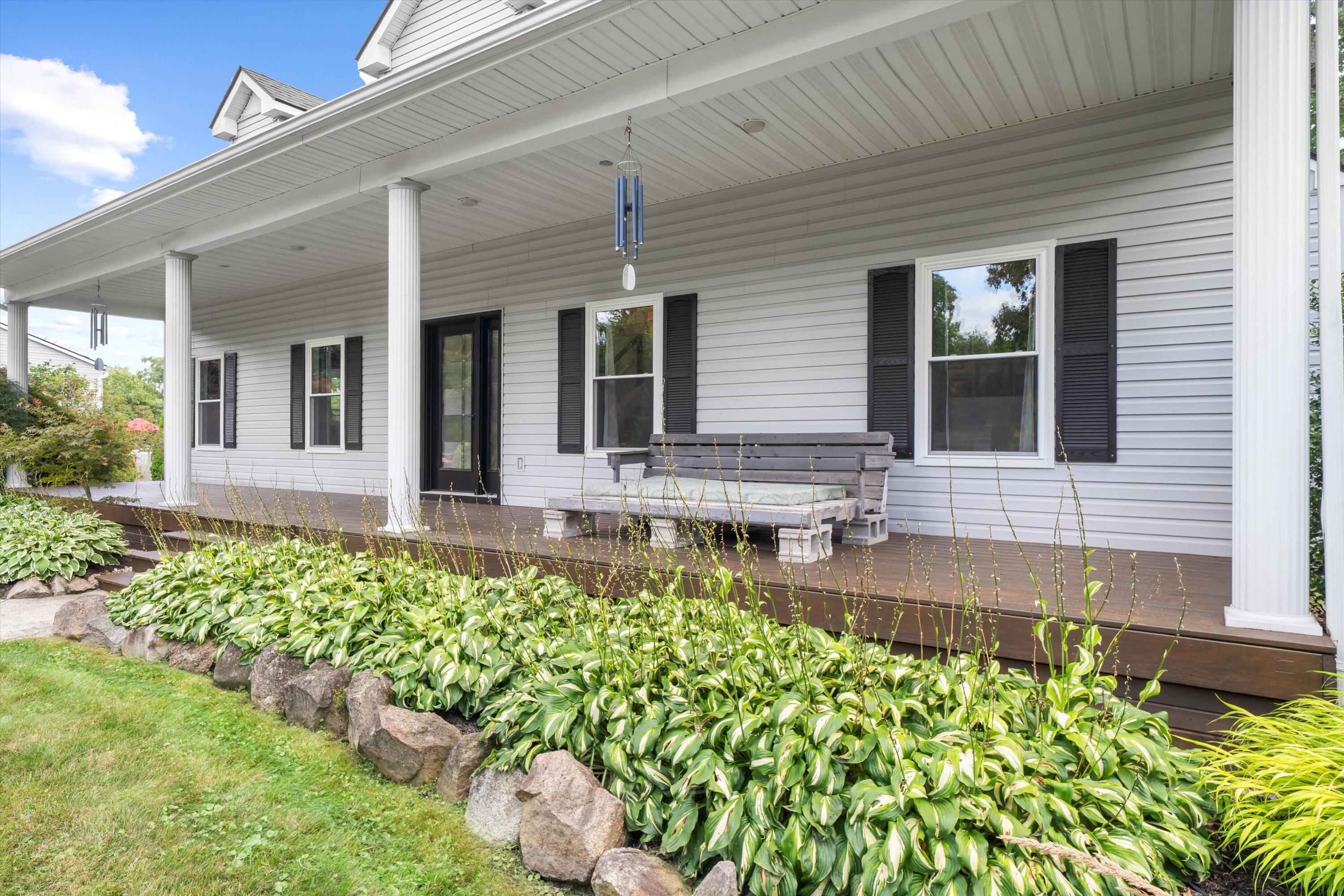 003-Covered Porch