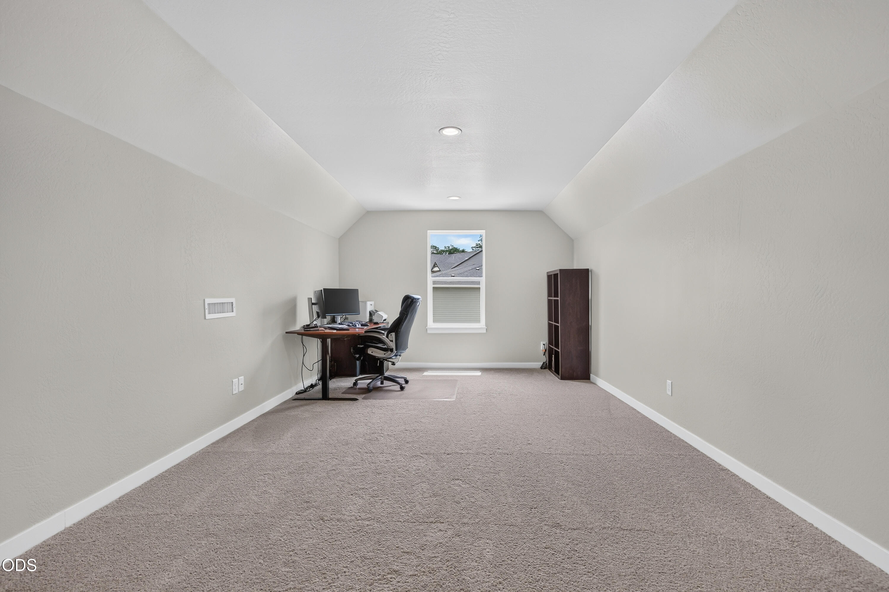 327 Arrowhead Trail Eagle Point, OR 97524 - Photo 27 of 33