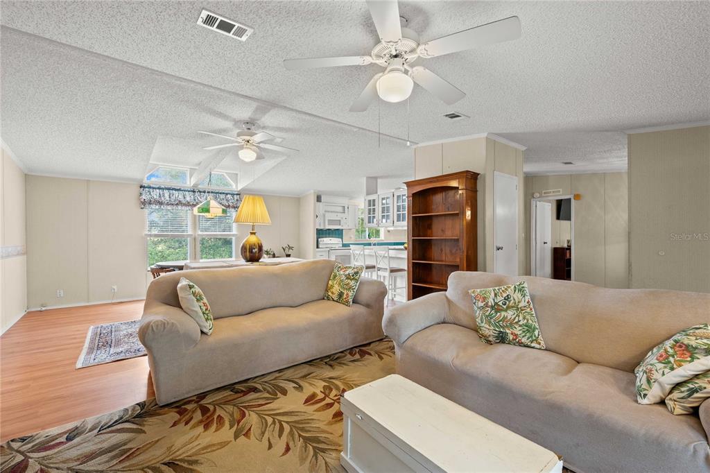 34945 Buck Road Zephyrhills, FL 33541 - Photo 21 of 47 Gallery Image 21