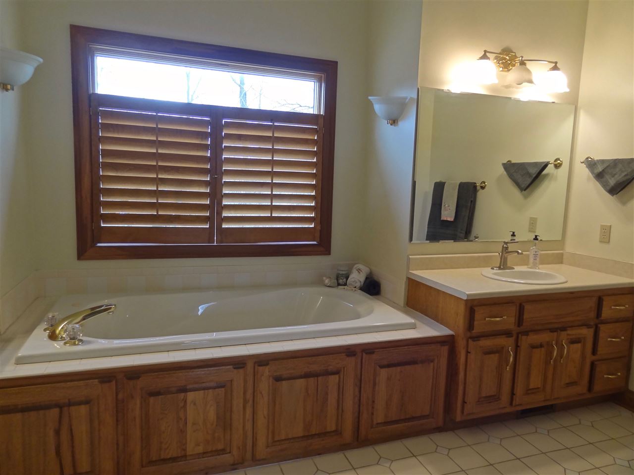 1927 Inverness Lakes Crossing Fort Wayne, IN 46804 - Photo 19 of 35