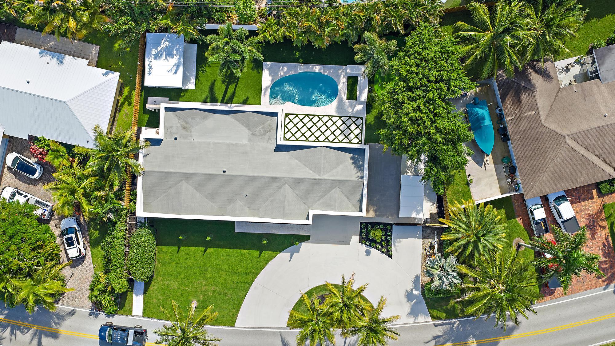 391 West Riverside Drive Tequesta, FL 33469 - Photo 50 of 52 391 W Riverside Dr-44