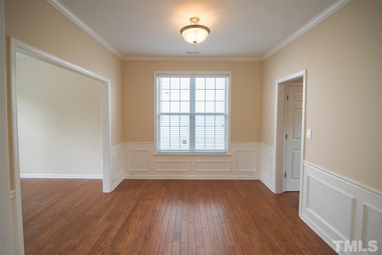 5525 Keowee Way Raleigh, NC 27616 - Photo 3 of 23 Located off of the kitchen, this dining room is spacious and perfect for dinner parties.