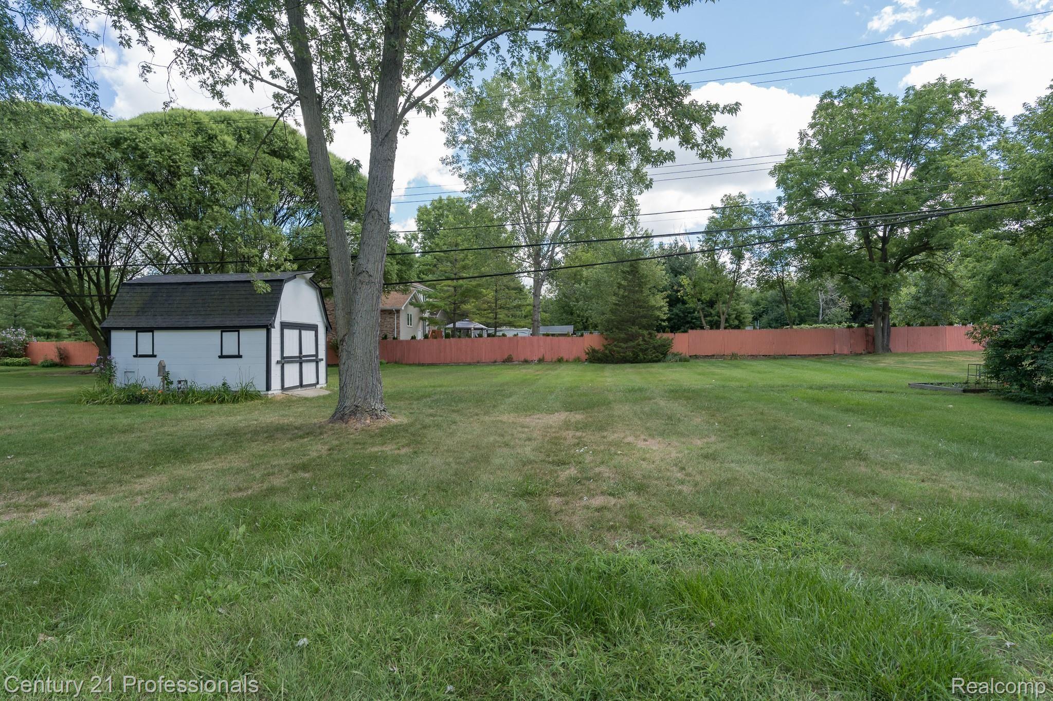 3409 Crooks Road Rochester, MI 48309 - Photo 3 of 16 back yard.jpg