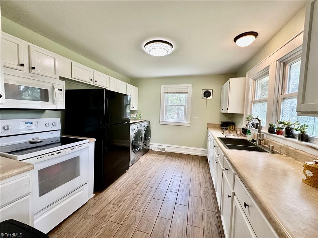 286 Cartpath Road North Wilkesboro, NC 28659 - Photo 7 of 26 All the appliances stay including washer & dryer