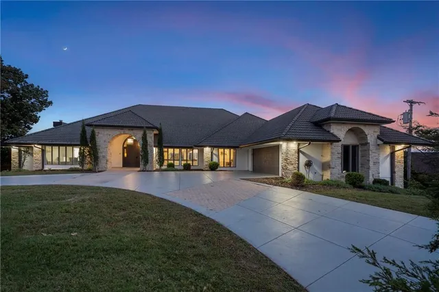 $1,649,999 | 493 Shady Drive, Branson, MO 65616