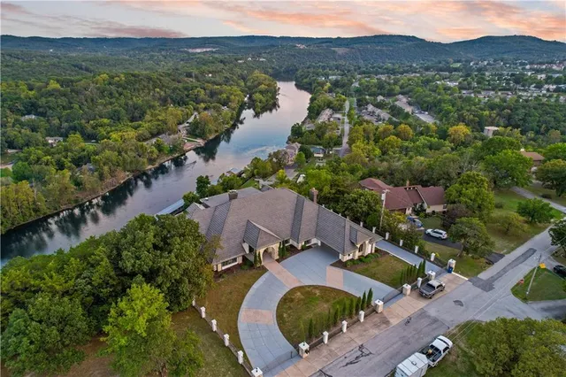 $1,649,999 | 493 Shady Drive, Branson, MO 65616