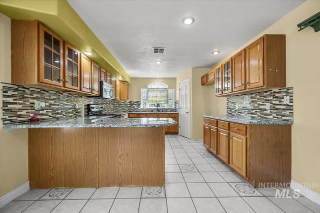 $485,700 | 2620 Meadow Avenue, Caldwell, ID 83605