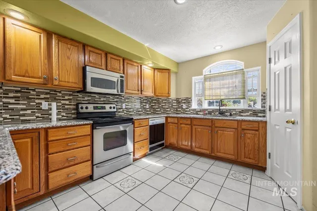 $485,700 | 2620 Meadow Avenue, Caldwell, ID 83605