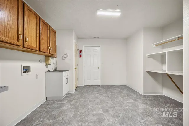 $485,700 | 2620 Meadow Avenue, Caldwell, ID 83605