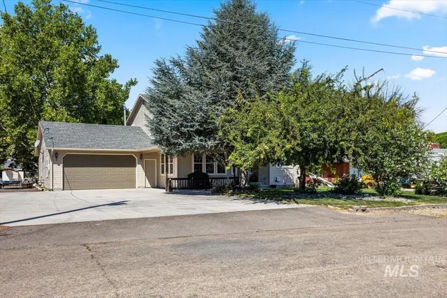 $485,700 | 2620 Meadow Avenue, Caldwell, ID 83605