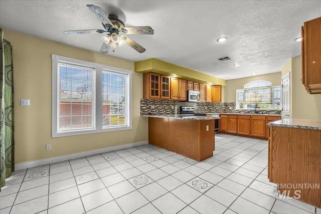 $485,700 | 2620 Meadow Avenue, Caldwell, ID 83605