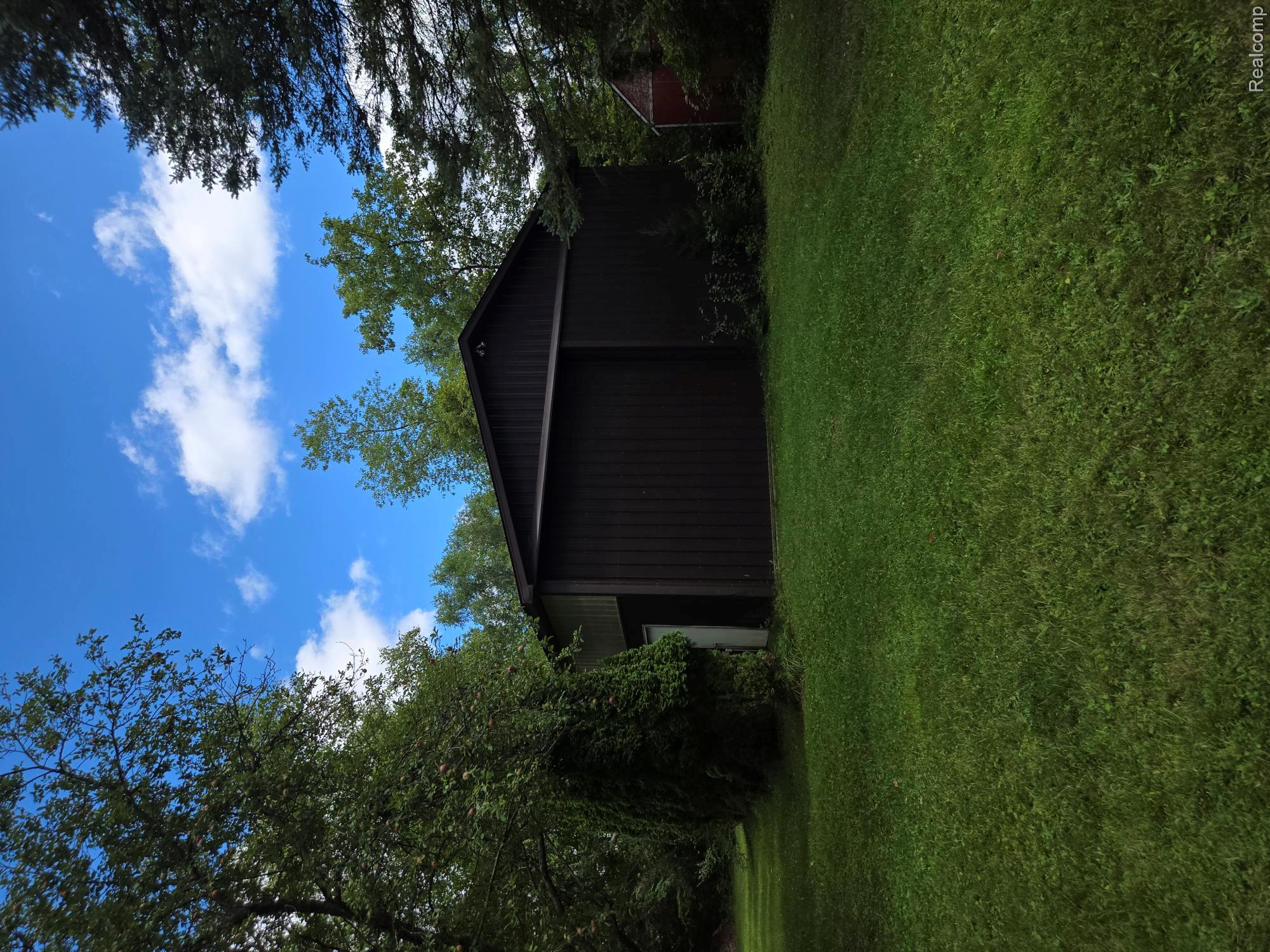 6429 Mabley Hill Road Fenton, MI 48430 - Photo 3 of 5 20260824_143126.jpg