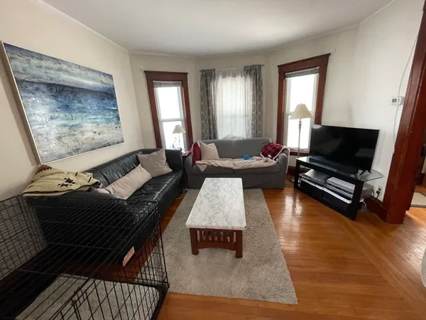 $3,500 | 1049 Broadway, Unit 1, Somerville, MA 02144