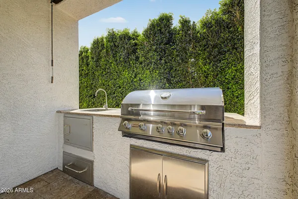 $1,099,000 | 3054 East Kingbird Drive, Gilbert, AZ 85297