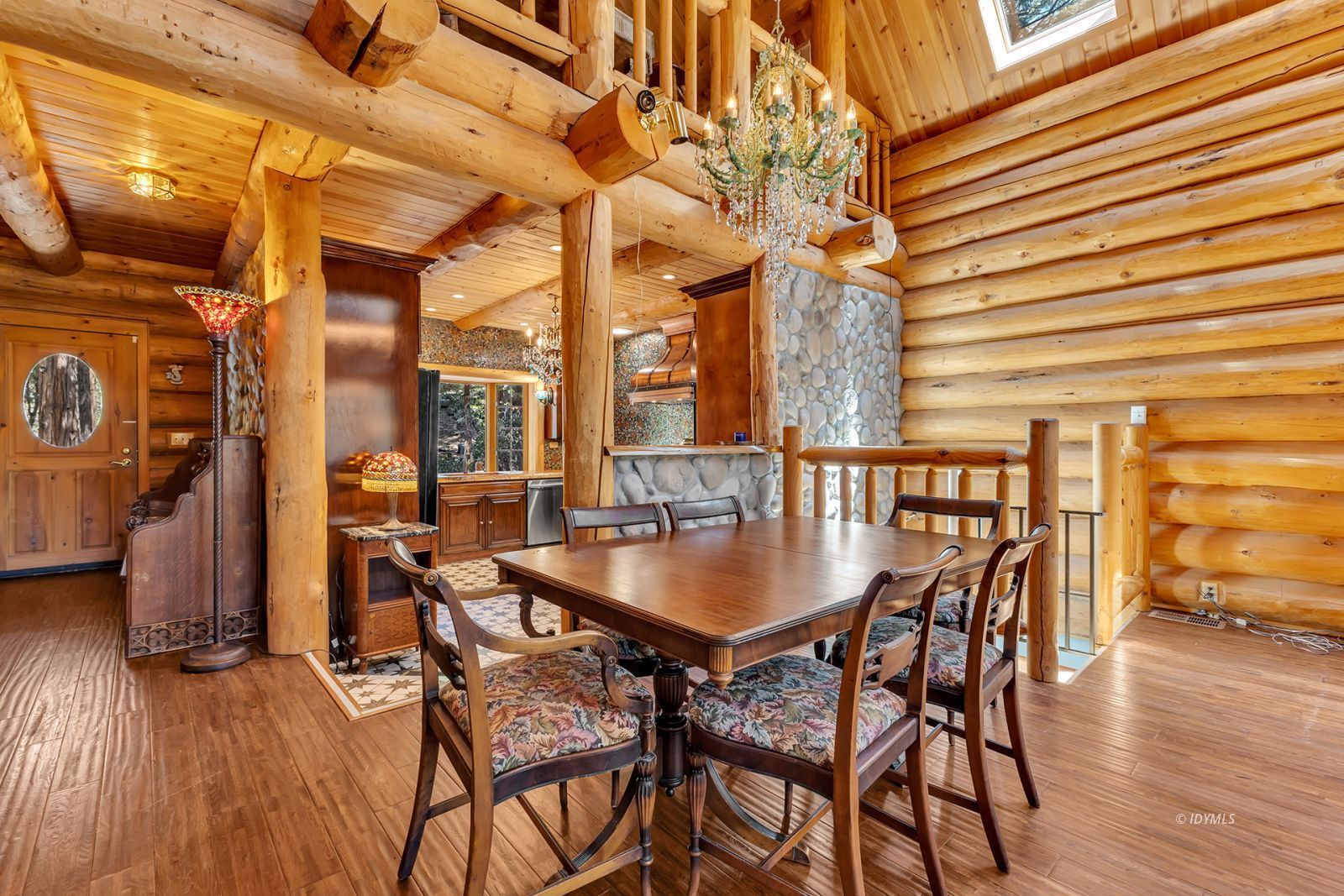 52381 Laurel Trail Idyllwild, CA 92549 - Photo 5 of 58 Dining Room