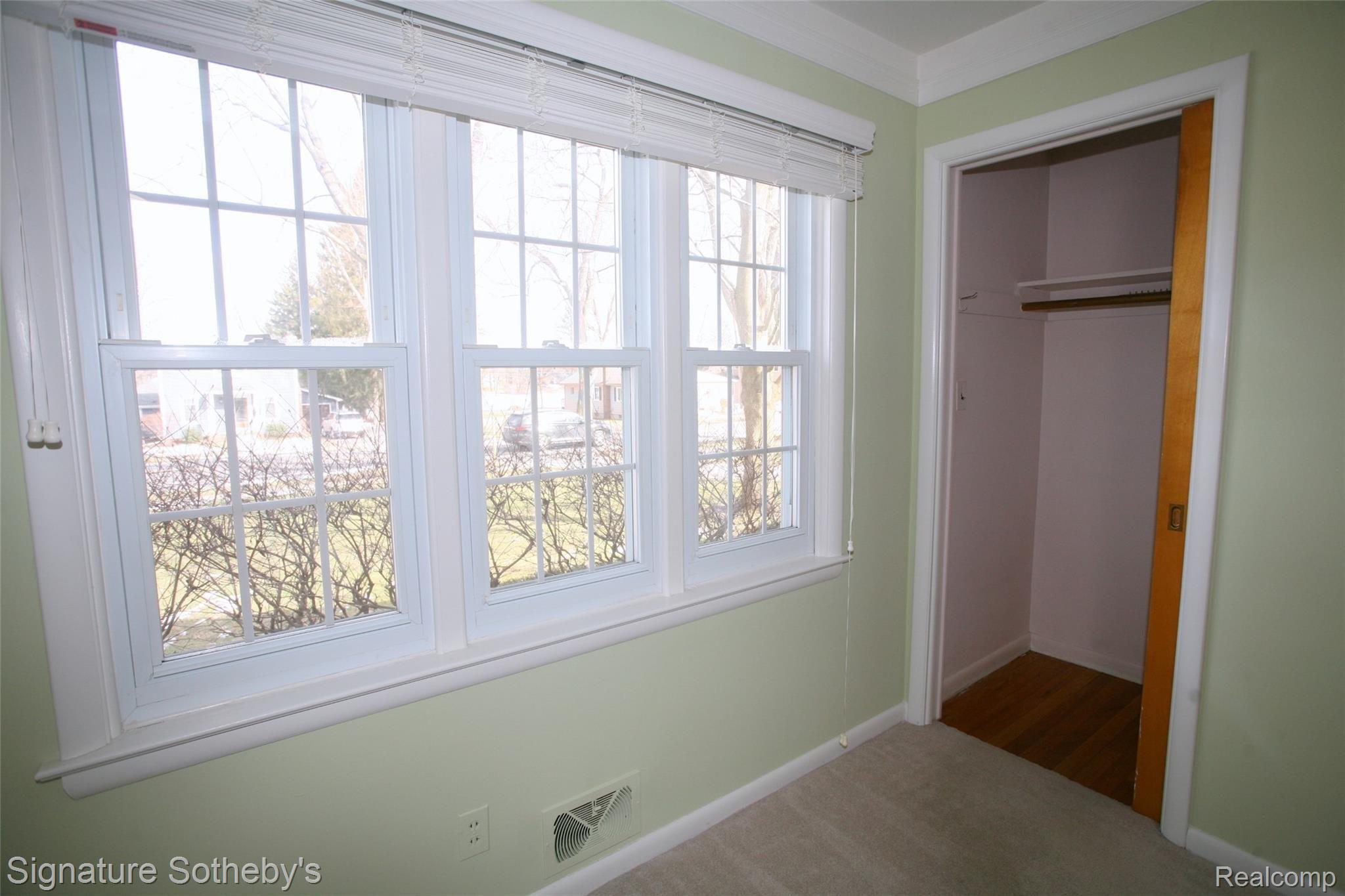 145 North Holcomb Road Clarkston, MI 48346 - Photo 11 of 24 2nd Pocket Door in Master Bdrm