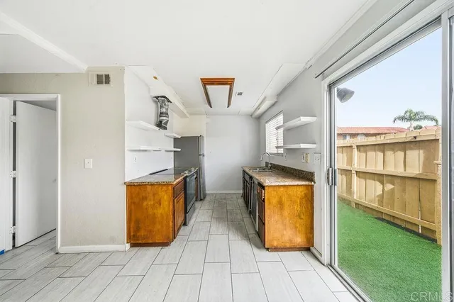 $387,500 | 520 South Anza Street, Unit 42, El Cajon, CA 92020