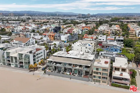 $2,295,000 | 6 Voyage Street, Unit 108, Marina del Rey, CA 90292