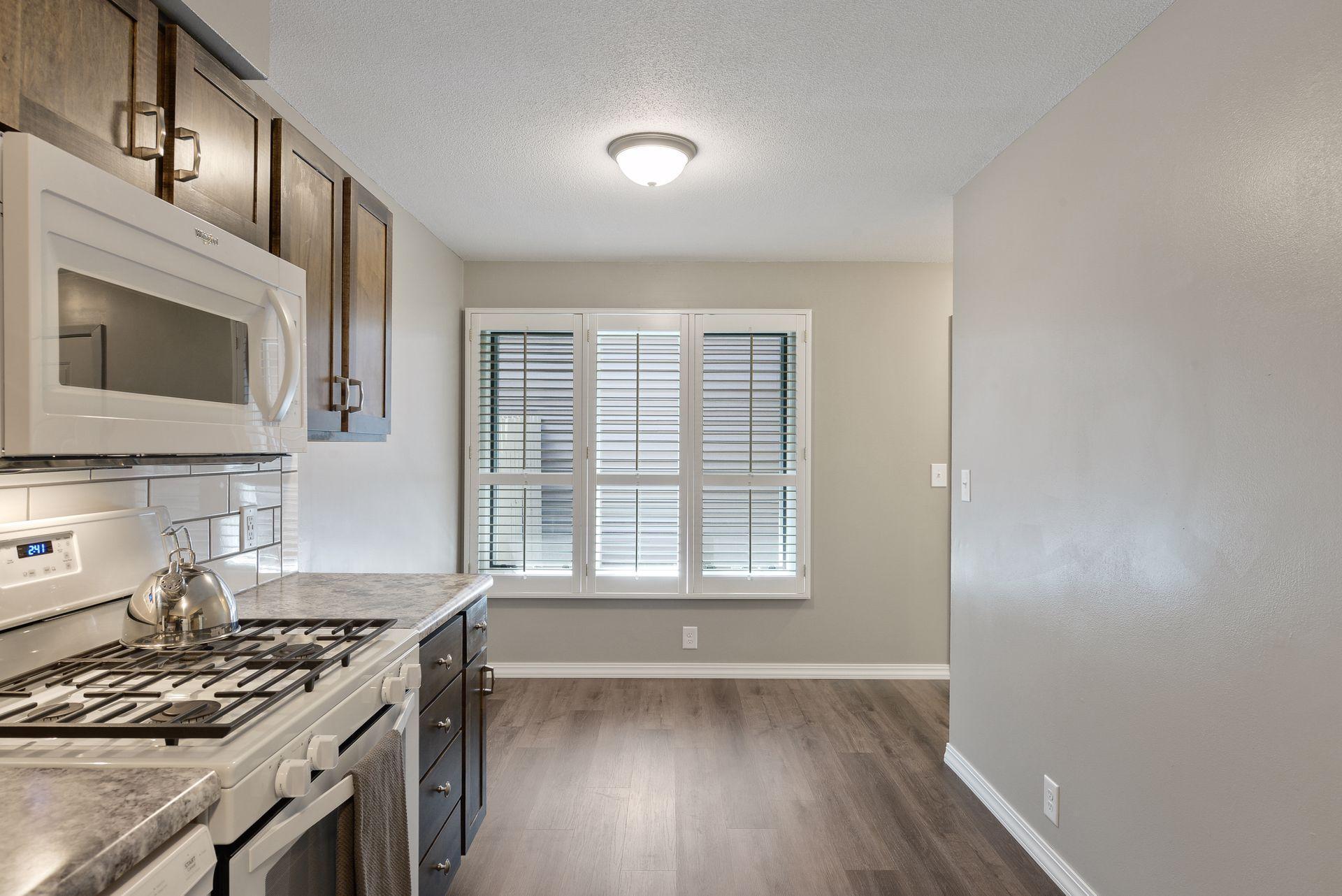 112712 Hundertmark Road, Unit 8E Chaska, MN 55318 - Photo 16 of 37 Gallery Image 16