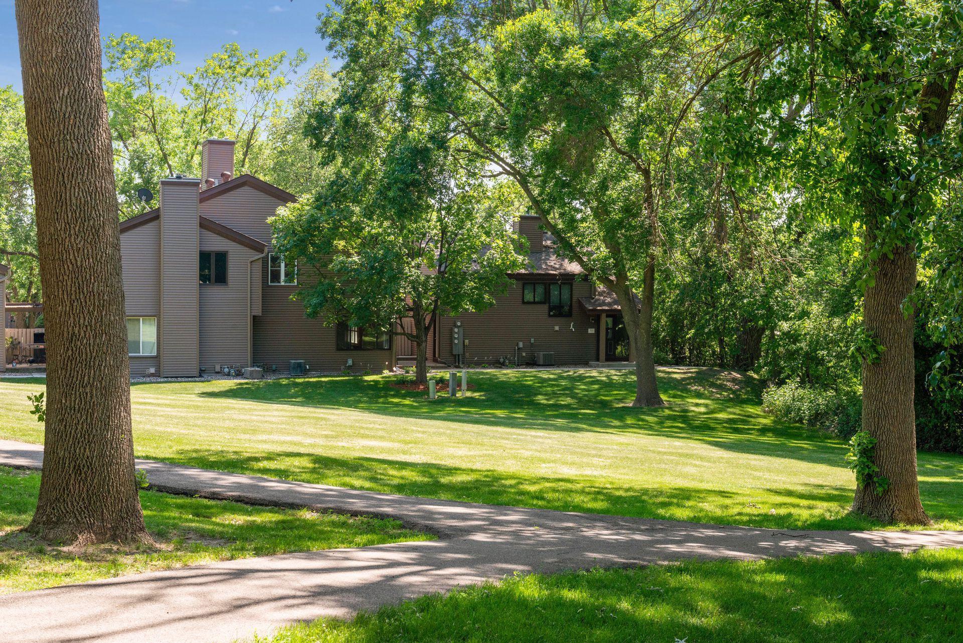 112712 Hundertmark Road, Unit 8E Chaska, MN 55318 - Photo 33 of 37 Gallery Image 33