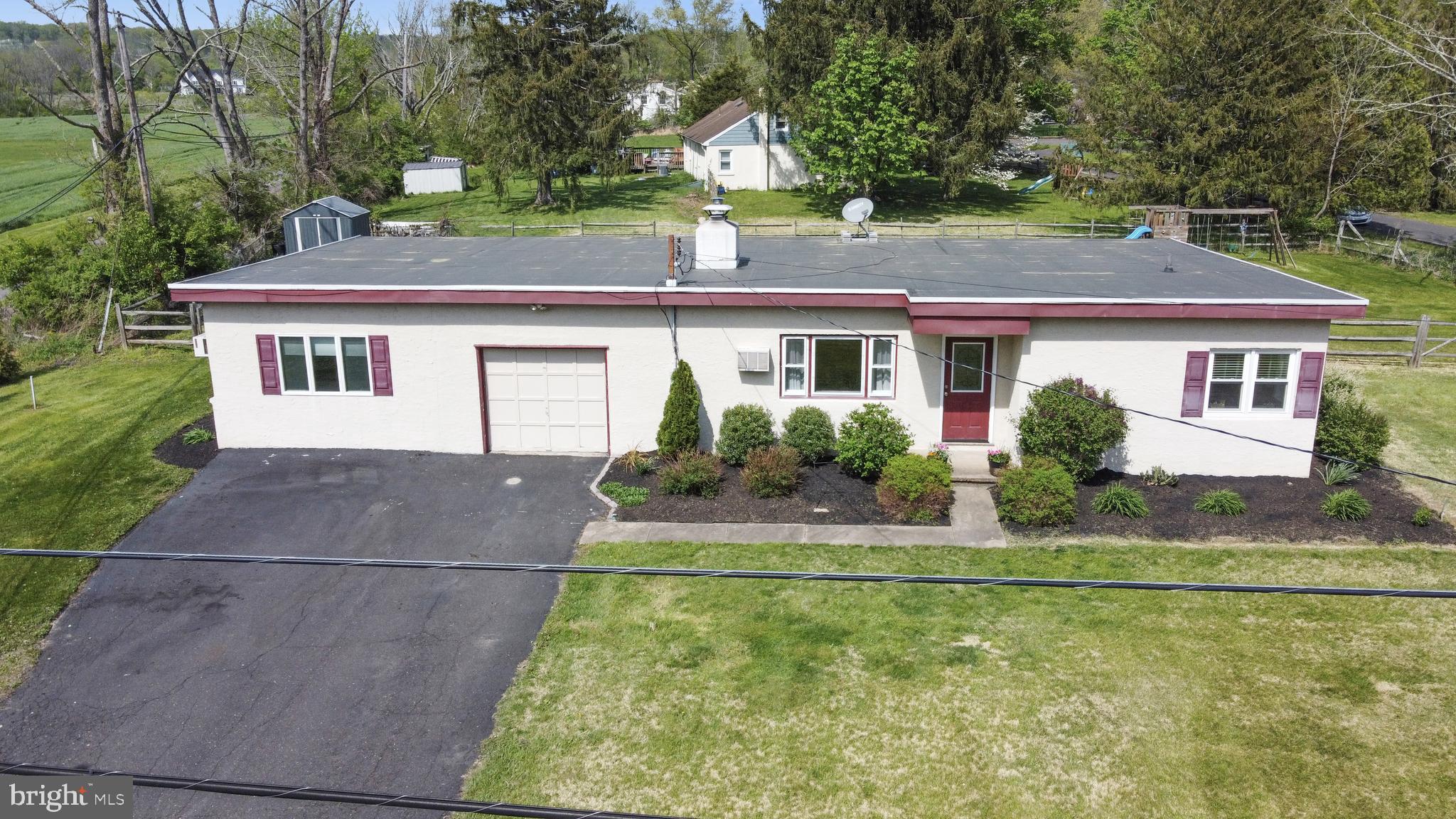 289 Walter Road Chalfont, PA 18914 - Photo 4 of 42 Gallery Image 4
