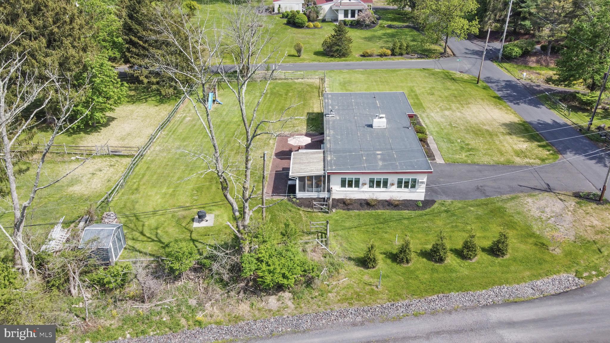 289 Walter Road Chalfont, PA 18914 - Photo 5 of 42 Gallery Image 5