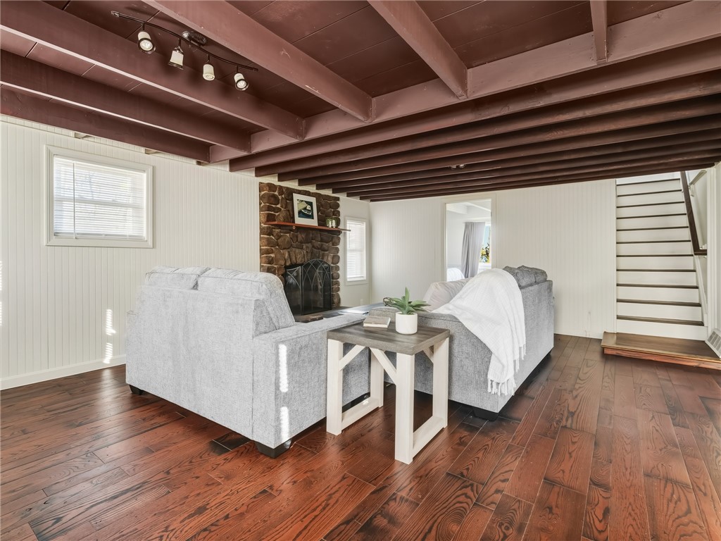 281 Richardson Road Coventry, RI 02816 - Photo 13 of 26 Living room
