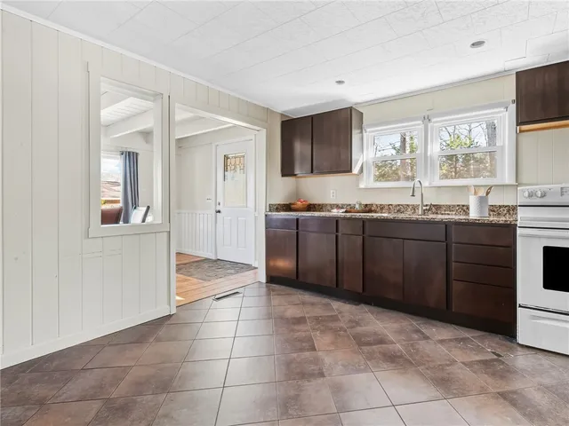 $399,900 | 281 Richardson Road, Coventry, RI 02816